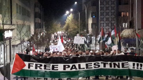 NE ŽELIMO PROLIVANJE DEČJE KRVI: U Pljevljima održan skup podrške narodu Palestine (FOTO) NE ŽELIMO PROLIVANJE DEČJE KRVI: U Pljevljima održan skup podrške narodu Palestine (FOTO)