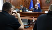 MINISTAR JOVANOVIĆ SA RADNICIMA POŠTE KOJI SU U OBUSTAVI RADA: Održan sastanak u Novom Sadu, ovo je dogovoreno