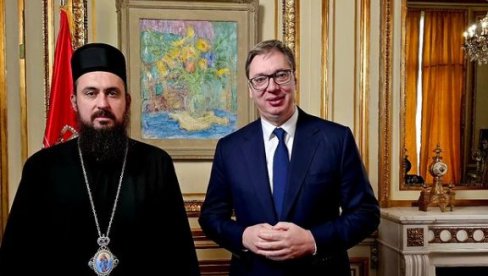 ПРЕДСЕДНИК ВУЧИЋ У ПАРИЗУ СА ЕПИСКОПОМ ЈУСТИНОМ: Разговарали о заједничком деловању цркве и државе на окупљању народа (ФОТО) ПРЕДСЕДНИК ВУЧИЋ У ПАРИЗУ СА ЕПИСКОПОМ ЈУСТИНОМ: Разговарали о заједничком деловању цркве и државе на окупљању народа (ФОТО)