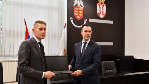 МАРТИНОВИЋ У КРАЉЕВУ: Сарадњом МДУЛС-а и Града, Рибница ће добити два нова дечја игралишта МАРТИНОВИЋ У КРАЉЕВУ: Сарадњом МДУЛС-а и Града, Рибница ће добити два нова дечја игралишта
