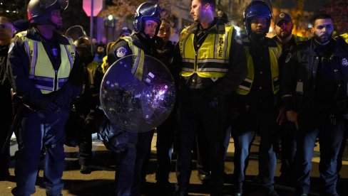 NEREDI U VAŠINGTONU: Sukob policije i demonstranata koji su pozvali na prekid vatre u Gazi, ima povređenih