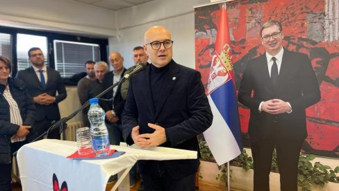 ВУЧЕВИЋ У ПОСЕТИ КОЦЕЉЕВИ: Пред нама су веома важни али и једноставни избори, јасно је ко је ко ВУЧЕВИЋ У ПОСЕТИ КОЦЕЉЕВИ: Пред нама су веома важни али и једноставни избори, јасно је ко је ко