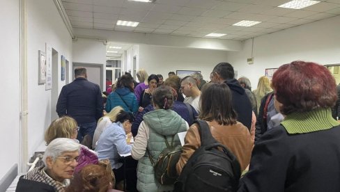 ВИШЕ ОД 7.000 ПОТПИСА САКУПИЛИ ЗА ПАР САТИ: Коалиција „Александар Вучић – Војводина не сме да стане” прва предала изборну листу ВИШЕ ОД 7.000 ПОТПИСА САКУПИЛИ ЗА ПАР САТИ: Коалиција „Александар Вучић – Војводина не сме да стане” прва предала изборну листу