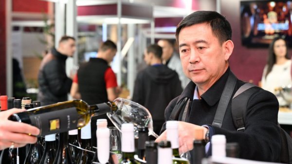 ЗА СВЕ ЉУБИТЕЉЕ ДОБРОГ ВИНА: Манифестација Винска визија отвореног Балкана гаранција квалитета и доброг укуса (ФОТО)