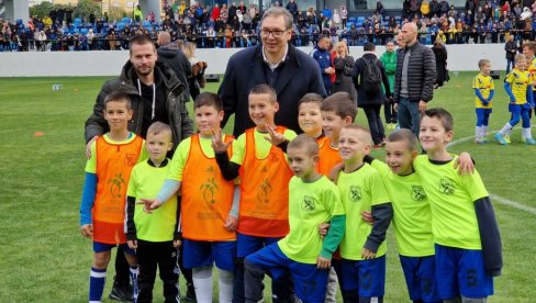 LJUDI ŽELE TAKVE SIMBOLE ZA SVOJE GRADOVE: Vučić o izgradnji stadiona - Sada vidite da i u regionu hoće da nas stignu