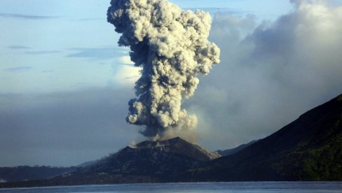 ERUPTIRAO VULKAN NA PAPUI NOVOJ GVINEJI: Japan potencijalno ugrožen, stanje alarmantno (VIDEO)