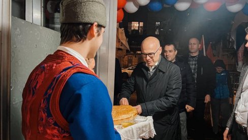 VUČEVIĆ OBIŠAO BELE VODE: Srbija ne sme da stane, zbog naše dece VUČEVIĆ OBIŠAO BELE VODE: Srbija ne sme da stane, zbog naše dece