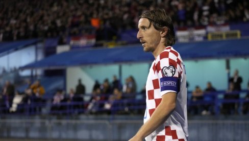 STIŽE HRVAT DA ZAUSTAVI SRBE: Luka Modrić na posebnom zadatku