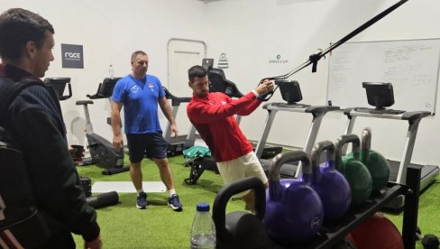 DEJVIS KUP: Novak Đoković odradio prvi trening u Malagi DEJVIS KUP: Novak Đoković odradio prvi trening u Malagi