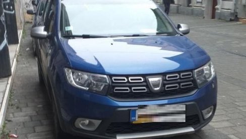 САД ЈЕ СВЕ ЈАСНО: Погледајте шта вози Шолаков и Ђиласов вођа штрајка у Пошти (ФОТО) САД ЈЕ СВЕ ЈАСНО: Погледајте шта вози Шолаков и Ђиласов вођа штрајка у Пошти (ФОТО)