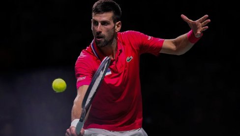 ĐOKOVIĆ RADI PUNOM PAROM: Novak se sprema za start nove sezone (VIDEO) ĐOKOVIĆ RADI PUNOM PAROM: Novak se sprema za start nove sezone (VIDEO)