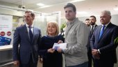 УРУЧЕНЕ ПРВЕ СТУДЕНТСКЕ КАРТИЦЕ: Бројне погодности и попусти за академце