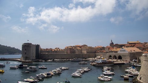 DUBROVNIK ZATRPAN ĐUBRETOM: Velika količina smeća dolazi iz Albanije