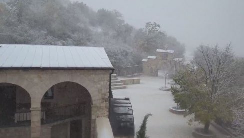 PRVI SNEG U BUDVI: Manastir Stanjevići pod belim pokrivačem (VIDEO) PRVI SNEG U BUDVI: Manastir Stanjevići pod belim pokrivačem (VIDEO)