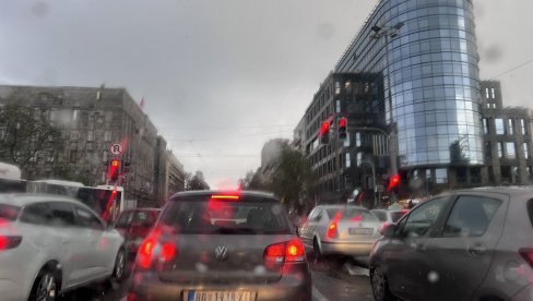 PRVI SNEG U BEOGRADU: Pahulje se zabelele u prestonici PRVI SNEG U BEOGRADU: Pahulje se zabelele u prestonici
