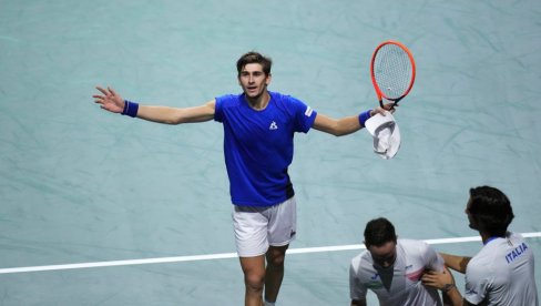 ITALIJA NA KORAK OD TROFEJA: Azuri poveli u finalu Dejvis kupa ITALIJA NA KORAK OD TROFEJA: Azuri poveli u finalu Dejvis kupa