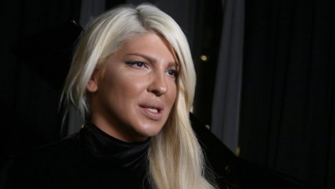 JELENA KARLEUŠA: LJubavi moja, znam da je teško, možeš ti to... (VIDEO)