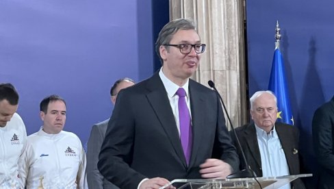 ПРЕДСЕДНИК САОПШТИО СЈАЈНЕ ВЕСТИ: Идуће године троструко већи буџет за шах ПРЕДСЕДНИК САОПШТИО СЈАЈНЕ ВЕСТИ: Идуће године троструко већи буџет за шах