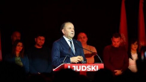 ЛИК ЉАЈИЋА НА КАФИ: Необична кампања председника СДПС (ФОТО) ЛИК ЉАЈИЋА НА КАФИ: Необична кампања председника СДПС (ФОТО)