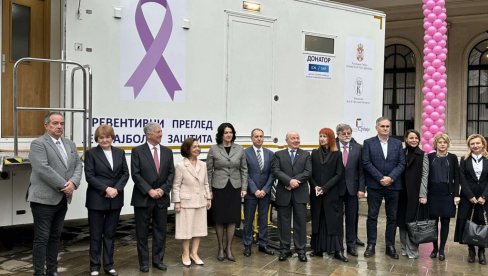 ШЕСТ МАМОГРАФА ДОДЕЉЕНО ЗДРАВСТВЕНИМ УСТАНОВАМА: У ове болнице и домове здравља ће бити упућени (ФОТО) ШЕСТ МАМОГРАФА ДОДЕЉЕНО ЗДРАВСТВЕНИМ УСТАНОВАМА: У ове болнице и домове здравља ће бити упућени (ФОТО)