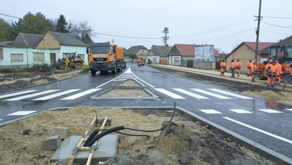 ИСПУЊЕНО ЈОШ ЈЕДНО ВУЧИЋЕВО ОБЕЋАЊЕ: Ради се кружни ток и обилазница у општини Ада