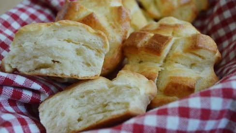 SIJA SE KAO DUKAT, NEMA KOME NIJE USPELA: Pamuk pogača