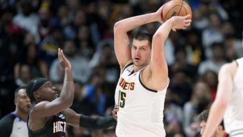JESI LI TO TI, NIKOLA? Nesvakidašnjim potezom Jokić oduševio saigrača (VIDEO) JESI LI TO TI, NIKOLA? Nesvakidašnjim potezom Jokić oduševio saigrača (VIDEO)