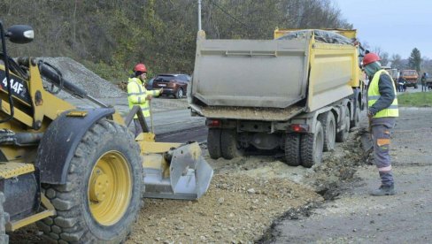 GRADNJOM PUTEVA POVEĆAVAMO KOMFOR ŽIVOTA LJUDI: Vlada ove godine u puteve prigradskih beogradskih opština uložila oko 2,5 milijarde dinara