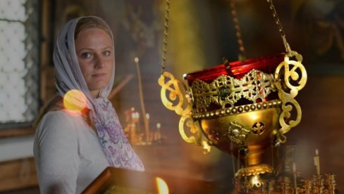 MNOGI VERNICI GREŠE: Evo kako se pravilno kadi kuća MNOGI VERNICI GREŠE: Evo kako se pravilno kadi kuća