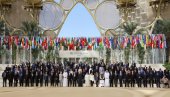 ОН НИЈЕ ДЕО НАШЕ ПОРОДИЦЕ Три председника одбила заједничко фотографисање на самиту КОП28 ОН НИЈЕ ДЕО НАШЕ ПОРОДИЦЕ Три председника одбила заједничко фотографисање на самиту КОП28