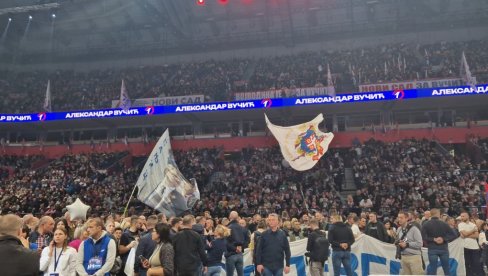 ВИЈОРЕ СЕ ЗАСТАВЕ У КРЦАТОЈ АРЕНИ: Огромна подршка народа листи Александар Вучић - Србија не сме да стане (ВИДЕО) ВИЈОРЕ СЕ ЗАСТАВЕ У КРЦАТОЈ АРЕНИ: Огромна подршка народа листи Александар Вучић - Србија не сме да стане (ВИДЕО)