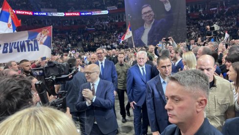 ГРОМОГЛАСАН АПЛАУЗ: Спектакуларан дочек за председника у Арени (ФОТО/ВИДЕО) ГРОМОГЛАСАН АПЛАУЗ: Спектакуларан дочек за председника у Арени (ФОТО/ВИДЕО)