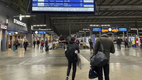 ОТКАЗАНО 310 ЛЕТОВА: Аеродром у Минхену поново затворен ОТКАЗАНО 310 ЛЕТОВА: Аеродром у Минхену поново затворен