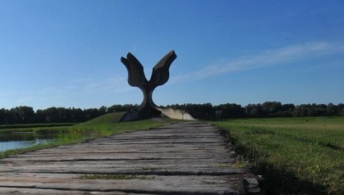 ЗАБОРАВЉЕНА И УБИЈЕНА ДЕЧЈА ЗВЕЗДА ЛЕА ДАЈЧ: Критике на хрватско председавање ИХРОМ и прикривање геноцида над Србима, Јеврејима и Ромима