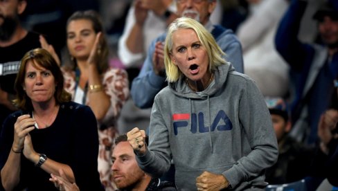 OVA ŽENA BAŠ ZNA DA MRZI! Bolesni um Australijanke smislio: Novak Đoković dominira jer se nije vakcinisao OVA ŽENA BAŠ ZNA DA MRZI! Bolesni um Australijanke smislio: Novak Đoković dominira jer se nije vakcinisao