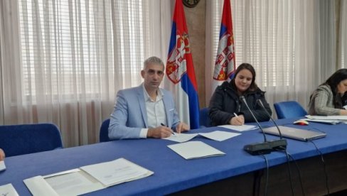САМОХРАНОЈ МАЈЦИ КУПЉЕНА КУЋА: Бојана добила кров над главом код Деспотовца САМОХРАНОЈ МАЈЦИ КУПЉЕНА КУЋА: Бојана добила кров над главом код Деспотовца