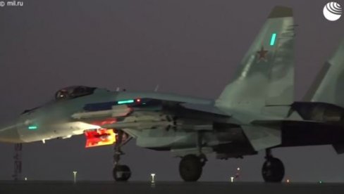 ПОГЛЕДАЈТЕ - СУХОЈИ СА РАКЕТАМА ПРАТИЛИ ПУТИНА ПО БЛИСКОМ ИСТОКУ: Руси објавили снимак (ВИДЕО) ПОГЛЕДАЈТЕ - СУХОЈИ СА РАКЕТАМА ПРАТИЛИ ПУТИНА ПО БЛИСКОМ ИСТОКУ: Руси објавили снимак (ВИДЕО)