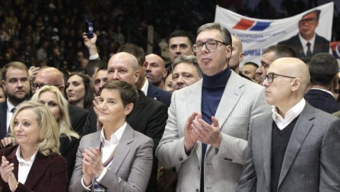 ХАЛА ДА СЕ УРАДИ, БОЛНИЦА ДА СЕ РЕКОНСТРУИШЕ Вучић у разговору са Гашићем - Сагласан сам, то је преко потребно ХАЛА ДА СЕ УРАДИ, БОЛНИЦА ДА СЕ РЕКОНСТРУИШЕ Вучић у разговору са Гашићем - Сагласан сам, то је преко потребно