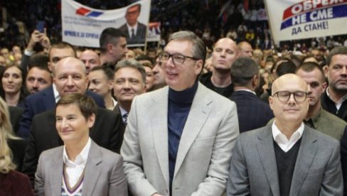 ВУЧИЋ: Сео сам у свој стари аутомобил и провозао се свих 26.7 км пута, онда видите колико је Србија прелепа ВУЧИЋ: Сео сам у свој стари аутомобил и провозао се свих 26.7 км пута, онда видите колико је Србија прелепа