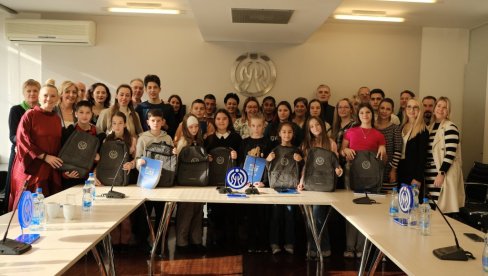 „Dunav“ stipendijsko osiguranje dar najuspešnijim SIM-ovcima „Dunav“ stipendijsko osiguranje dar najuspešnijim SIM-ovcima