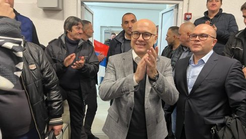 ВУЧЕВИЋ ОБИШАО МАЧВАНСКИ ОКРУГ: Србија је наша кућа и како се будемо понашали према нашој кући тако ће нам бити ВУЧЕВИЋ ОБИШАО МАЧВАНСКИ ОКРУГ: Србија је наша кућа и како се будемо понашали према нашој кући тако ће нам бити