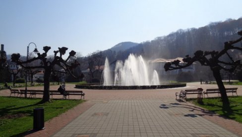 НАЈВИШЕ СЕ НУДЕ БАЊЕ: Први пресек пријављених угоститеља за туристичке ваучере, упис грађана почиње од 15. јануара НАЈВИШЕ СЕ НУДЕ БАЊЕ: Први пресек пријављених угоститеља за туристичке ваучере, упис грађана почиње од 15. јануара