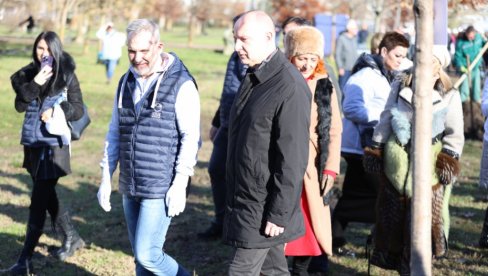 Компанија НИС подржала акцију „Садимо сада за будућност Новог Сада“ (ФОТО) Компанија НИС подржала акцију „Садимо сада за будућност Новог Сада“ (ФОТО)