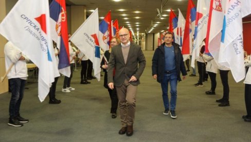ВУЧЕВИЋ СА ГРАДСКИМ ОДБОРОМ СНС У НОВОМ САДУ: Важно је да у наредних пар дана будете међу народом и објасните колико су значајни избори ВУЧЕВИЋ СА ГРАДСКИМ ОДБОРОМ СНС У НОВОМ САДУ: Важно је да у наредних пар дана будете међу народом и објасните колико су значајни избори