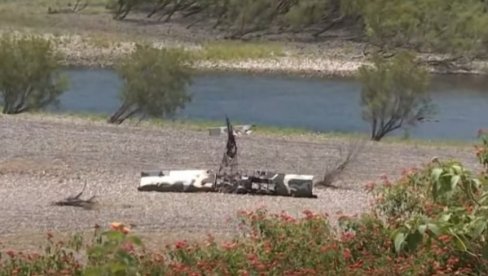 AVION PAO NA ŽICE DALEKOVODA, PA SE ZAPALIO: Sumnja se da je među stradalima i dete (VIDEO) AVION PAO NA ŽICE DALEKOVODA, PA SE ZAPALIO: Sumnja se da je među stradalima i dete (VIDEO)