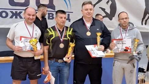 УСПЕХ ПАРАЋИНСКОГ СТОНОТЕНИСЕРА: Бронза за Филипа Лешјанина са турнира у Пожаревцу УСПЕХ ПАРАЋИНСКОГ СТОНОТЕНИСЕРА: Бронза за Филипа Лешјанина са турнира у Пожаревцу
