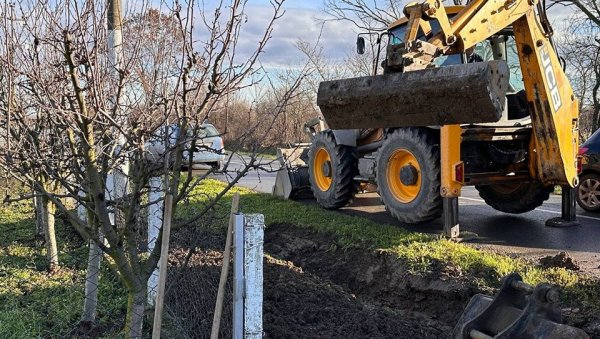 ВОДОВОД У СВАКОМ СЕЛУ: Почела изградња мреже у обреновачкој Месној заједници Орашац