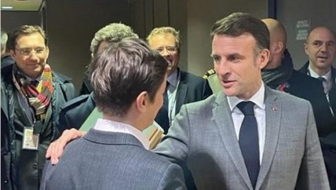 BRNABIĆ I MAKRON U BRISELU: Srdačan susret sa francuskim predsednikom BRNABIĆ I MAKRON U BRISELU: Srdačan susret sa francuskim predsednikom
