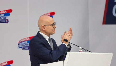 VUČEVIĆ U KRAGUJEVCU: LJudi su razumeli našu poruku - Srbija ne sme da stane VUČEVIĆ U KRAGUJEVCU: LJudi su razumeli našu poruku - Srbija ne sme da stane