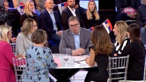 VUČIĆ O DAMAMA: One su stub porodice i države, one čuvaju našu zemlju